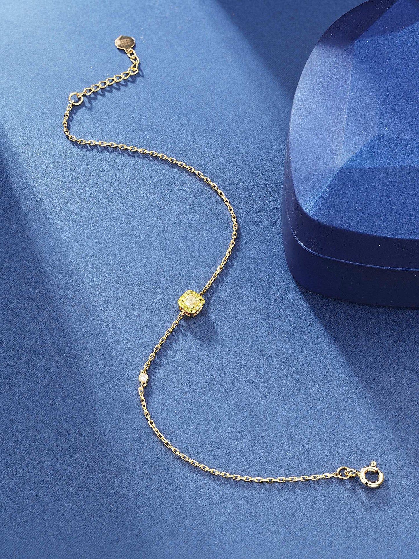 18K Gold Yellow Diamond Bracelet Square
