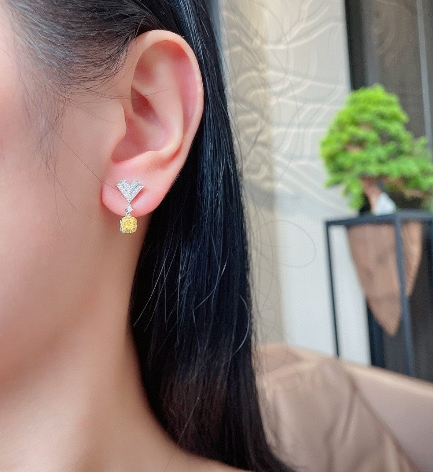 18K Yellow Diamond V Drop Earring