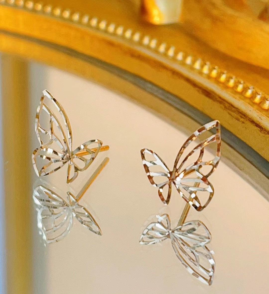 18K Gold Butterfly Earring