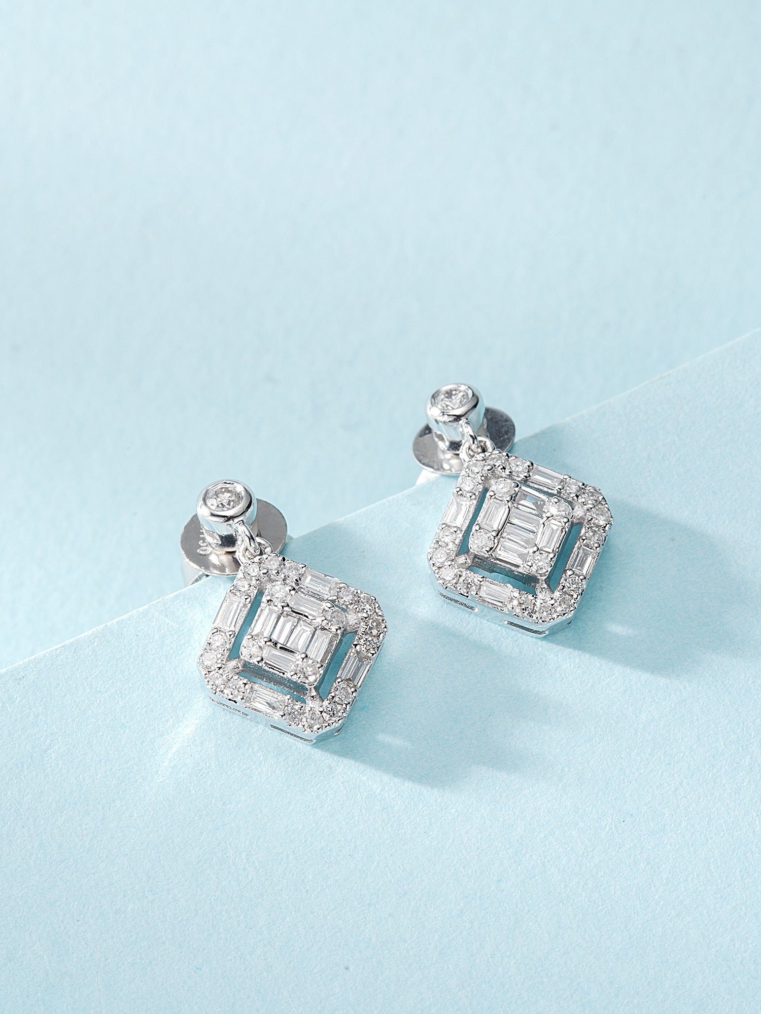 18K Diamond Dropping Square Earring