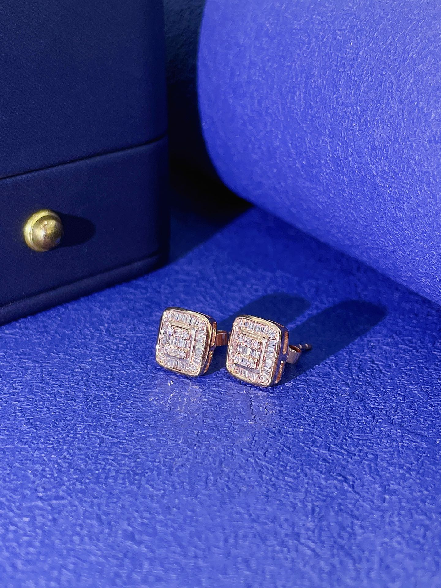 18K Diamond Square Earring