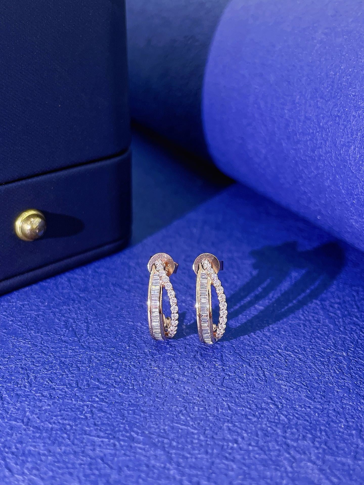 18K Diamond Loop Earring