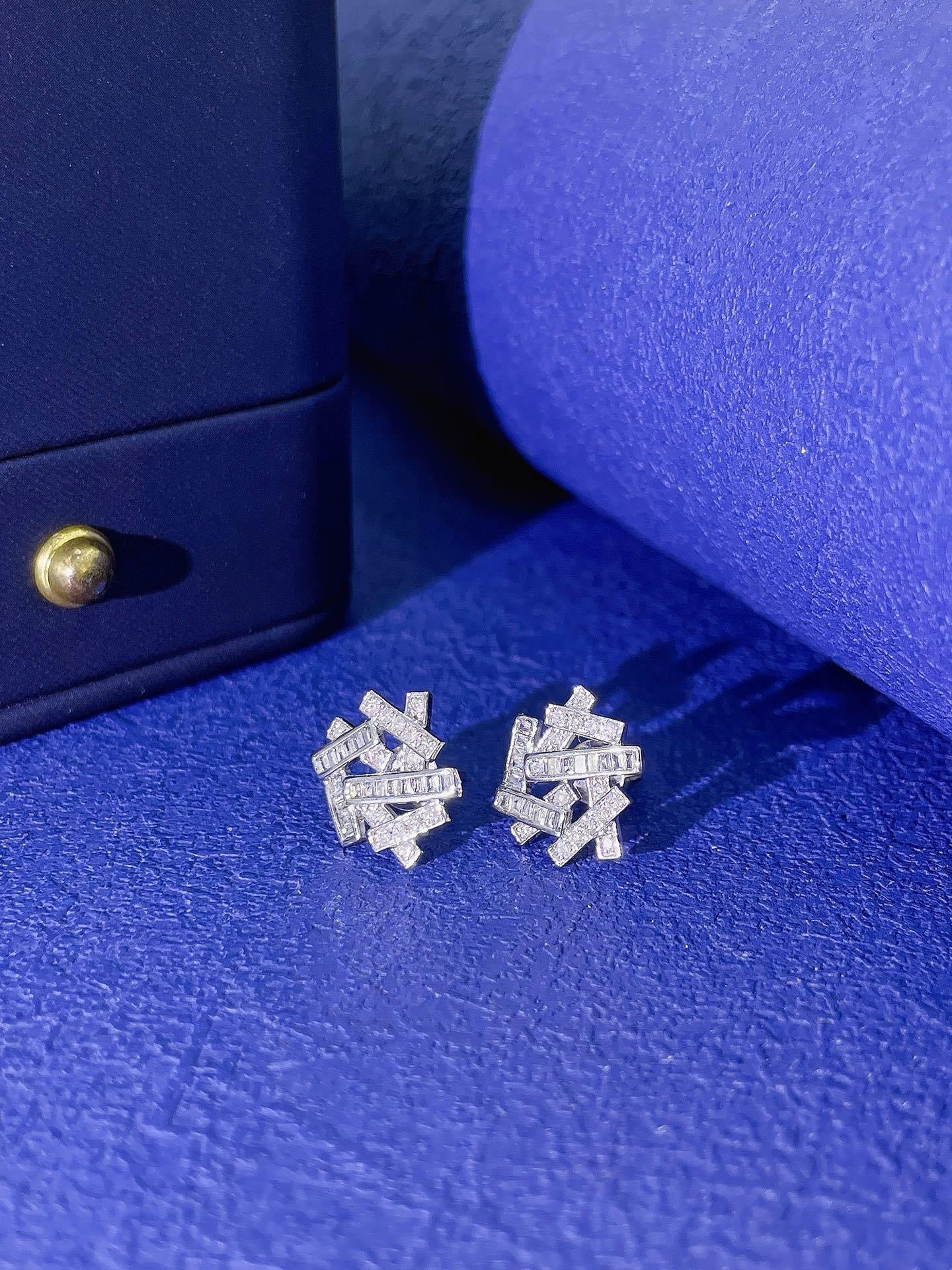 18K Diamond Star Sparkling Earring