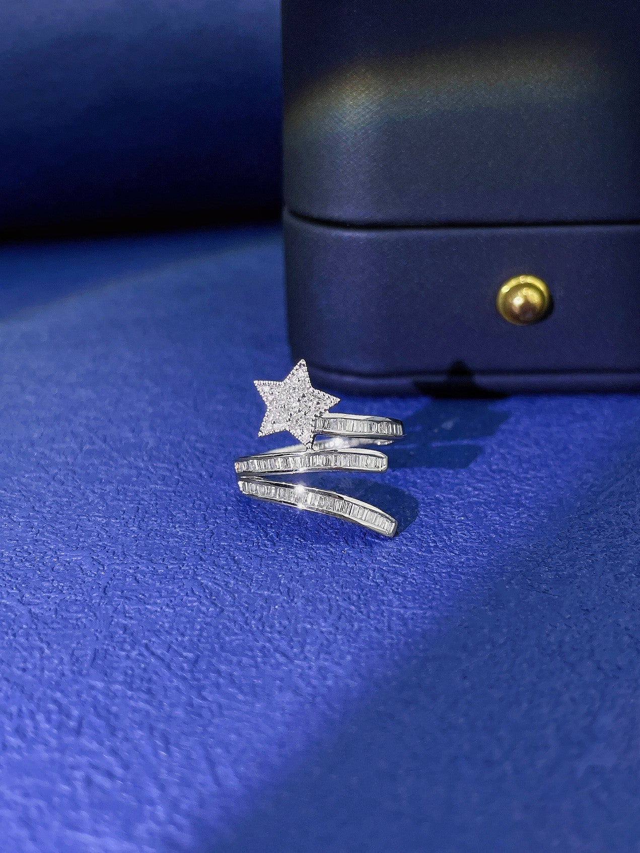 18K Diamond Star Ring