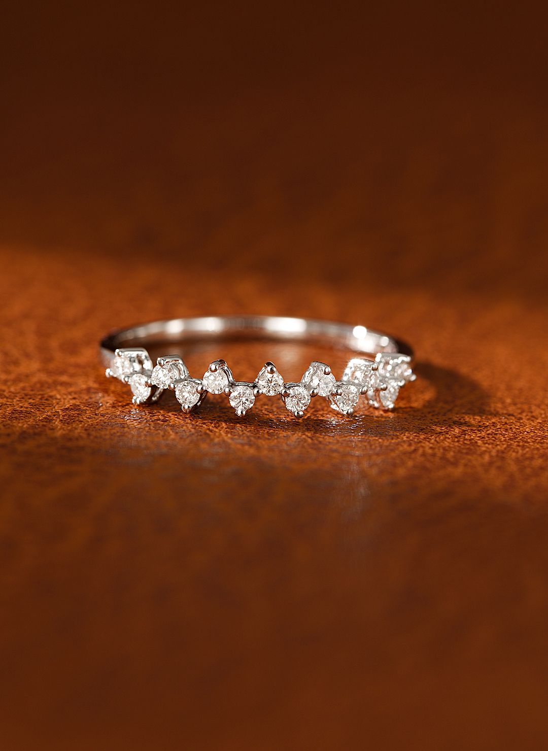 18K Diamond Curve Ring