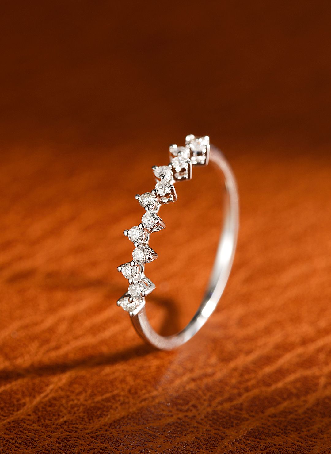 18K Diamond Curve Ring