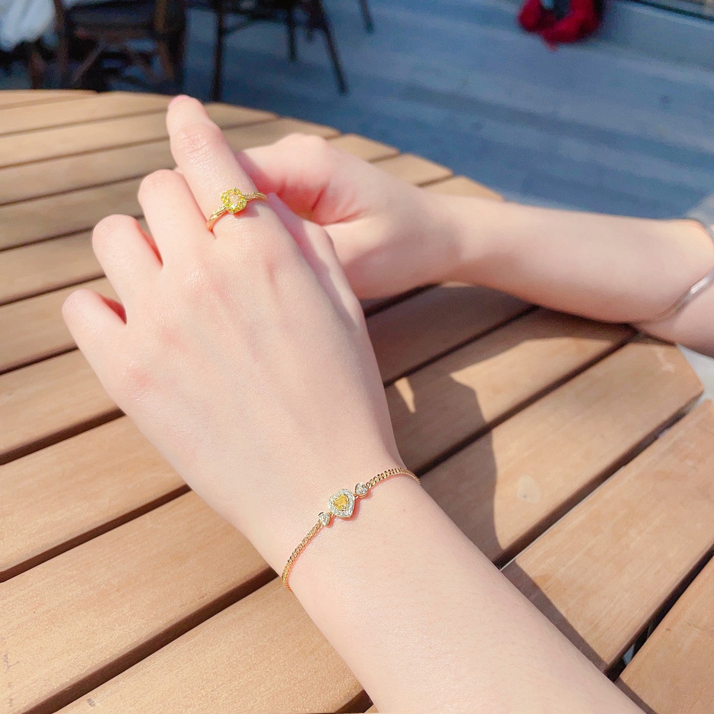 18K Gold Yellow Diamond Heart Bracelet