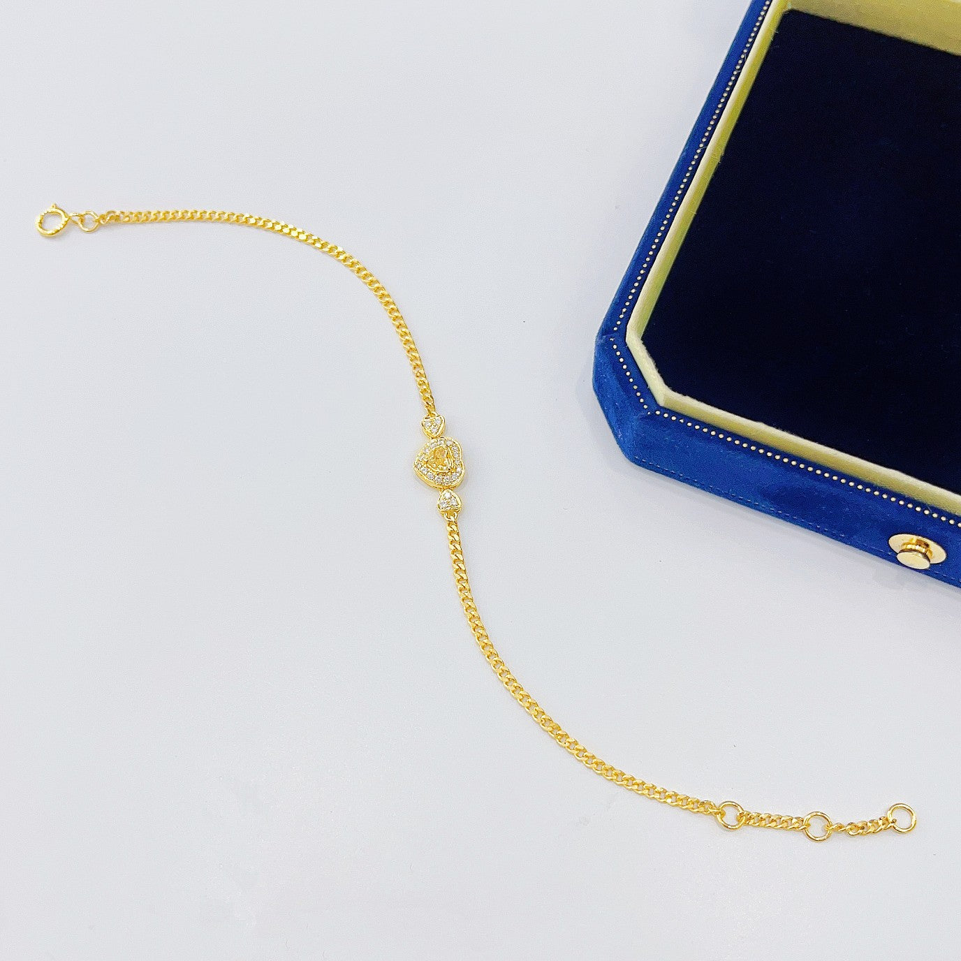 18K Gold Yellow Diamond Heart Bracelet