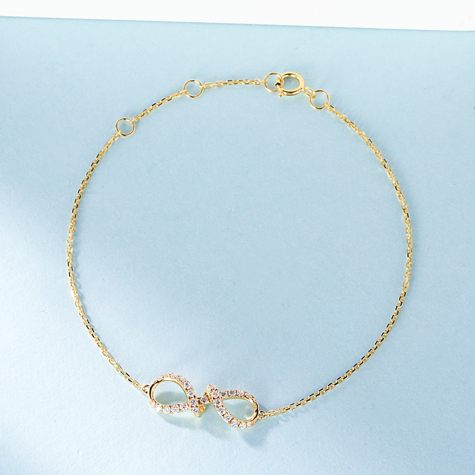 18K Gold Diamond Bracelet Lucky Eight