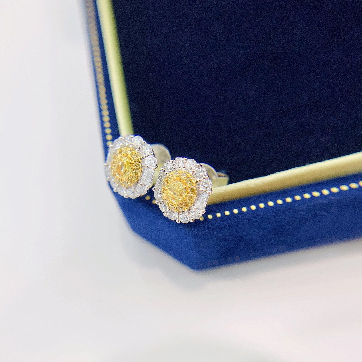 18K Yellow Diamond Oval Earring