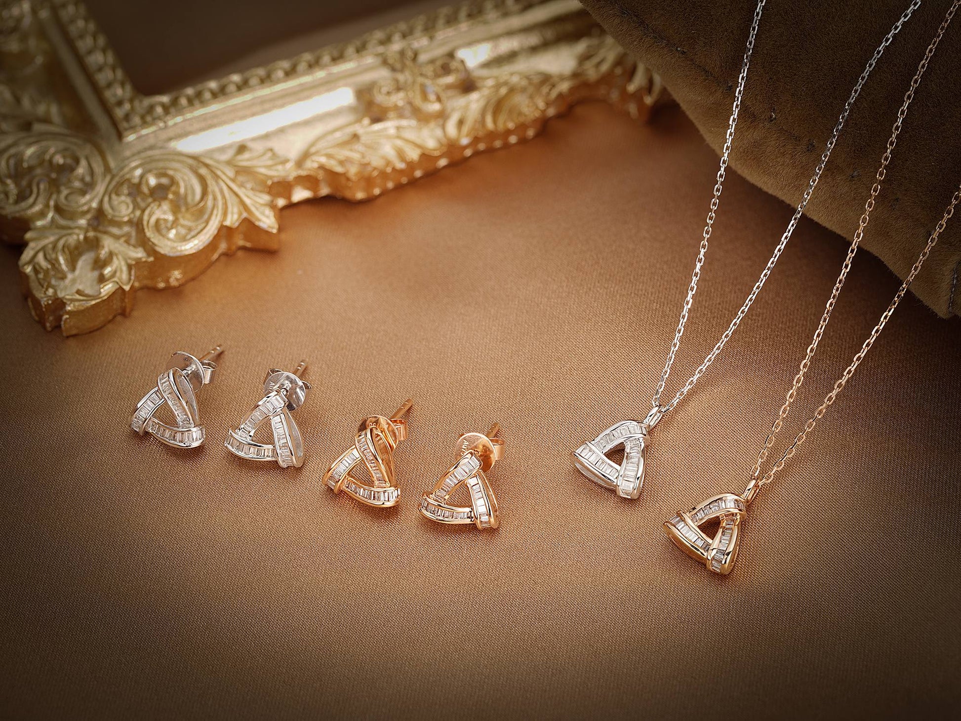 18K Diamond Triangle Necklace