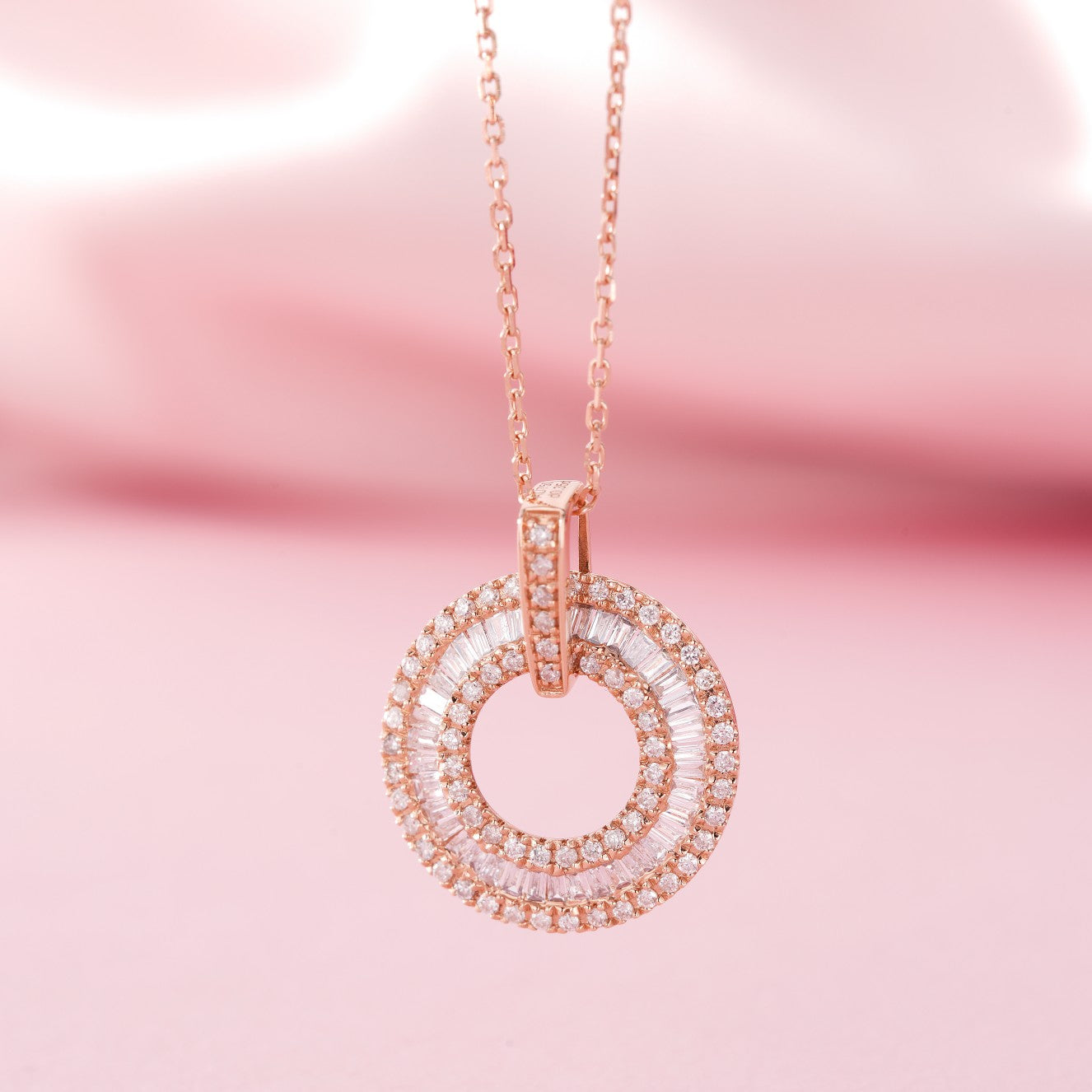 18K Diamond Circle Necklace