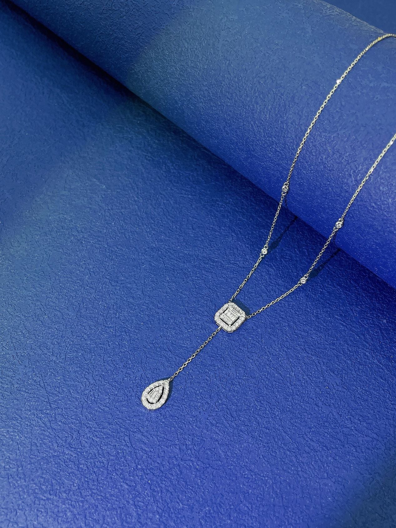 18K Diamond Dropping Necklace