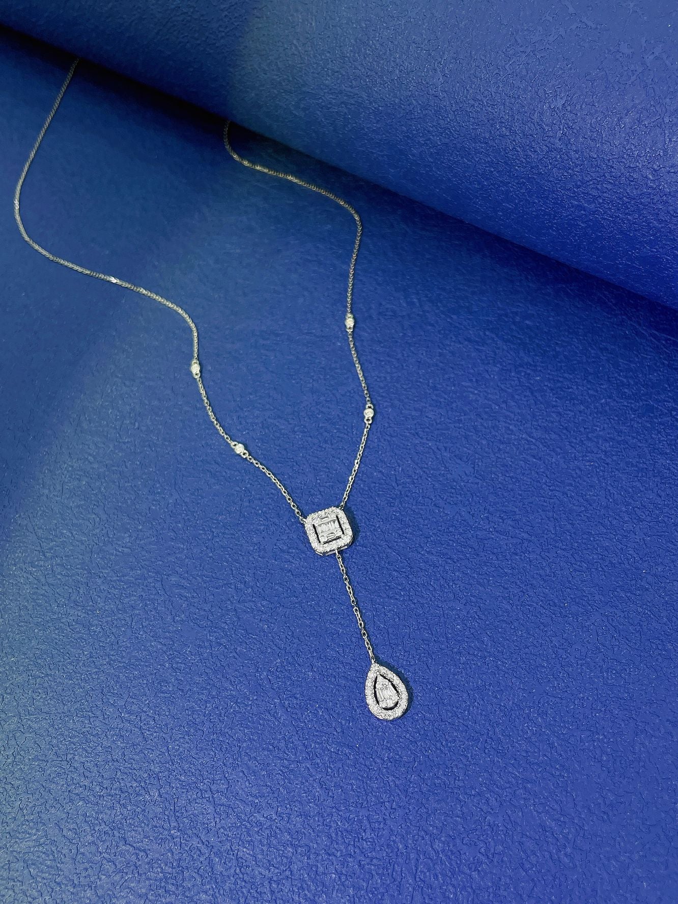 18K Diamond Dropping Necklace