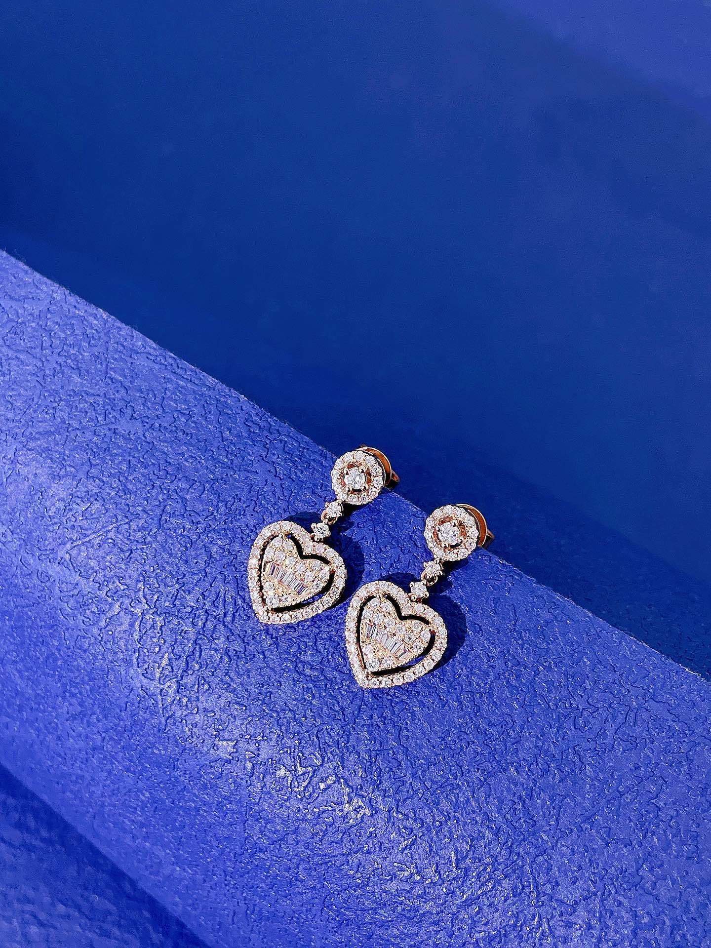 18K Diamond Heart Earring