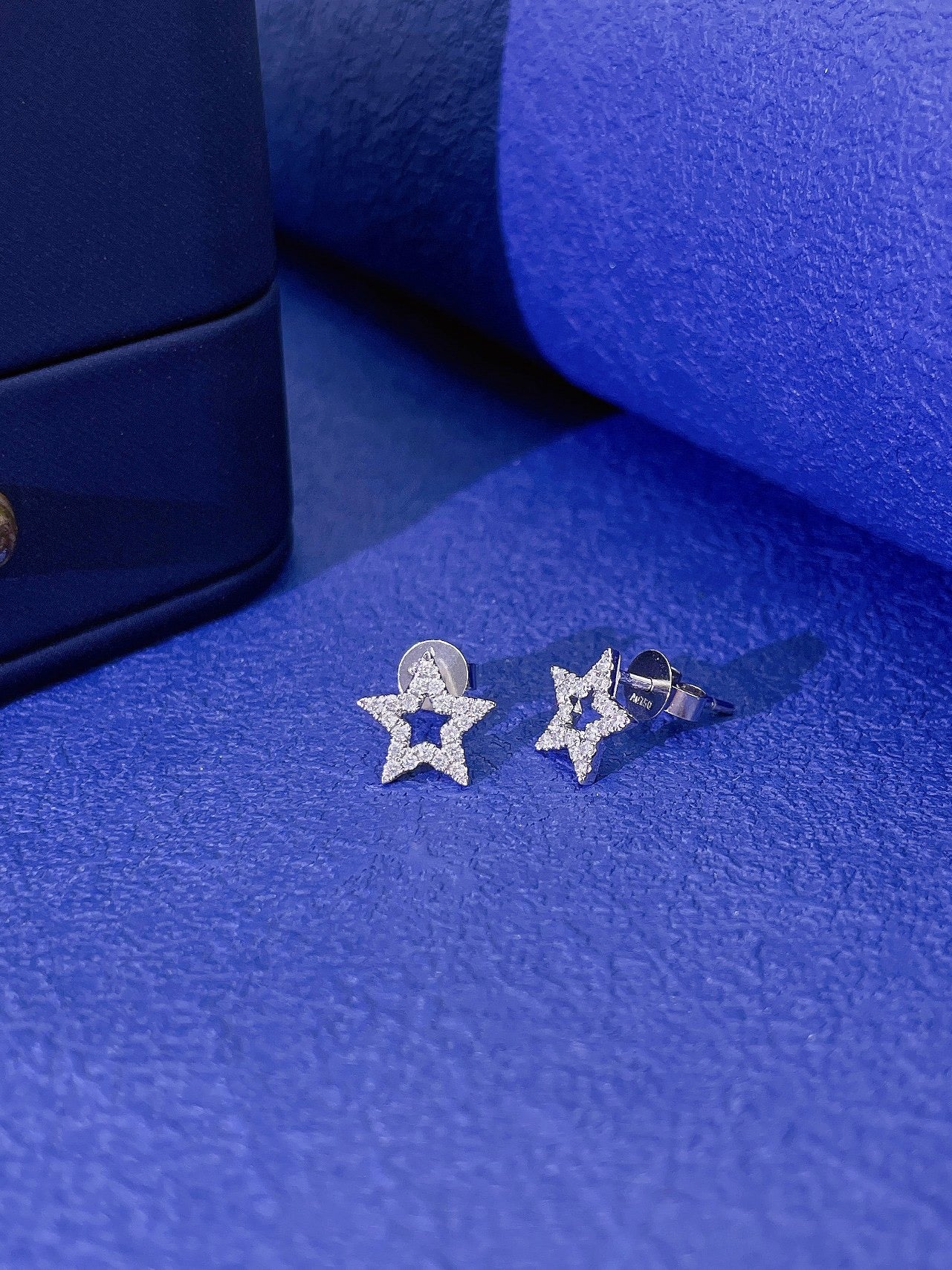 18K Diamond Star Earring