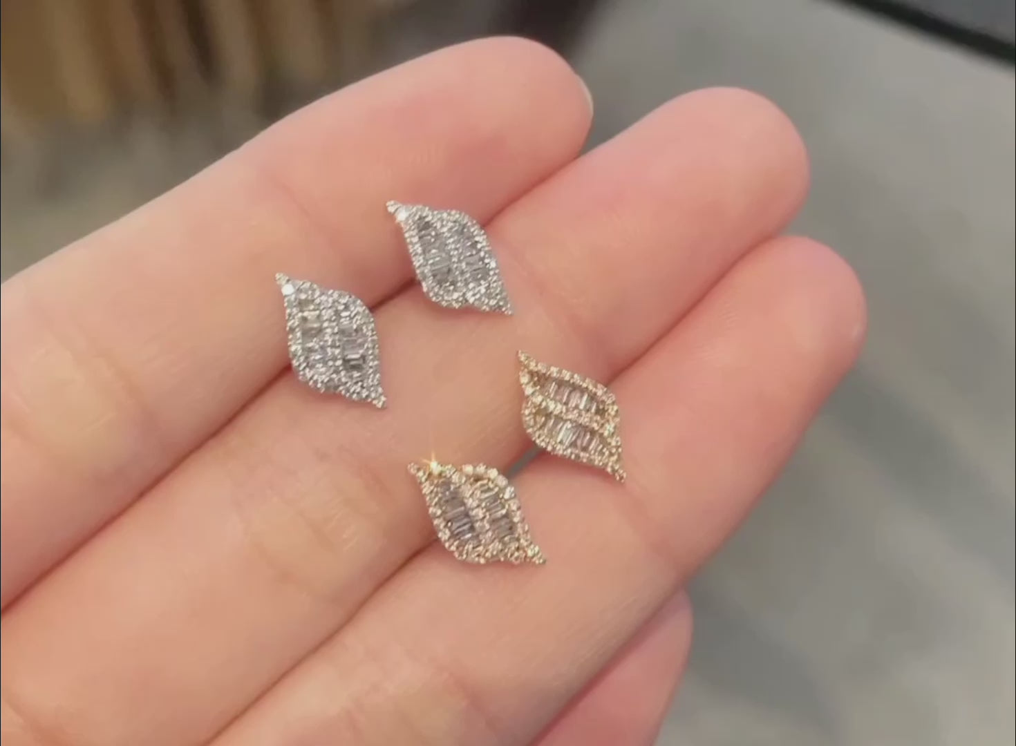 18K Diamond Leaf Earring