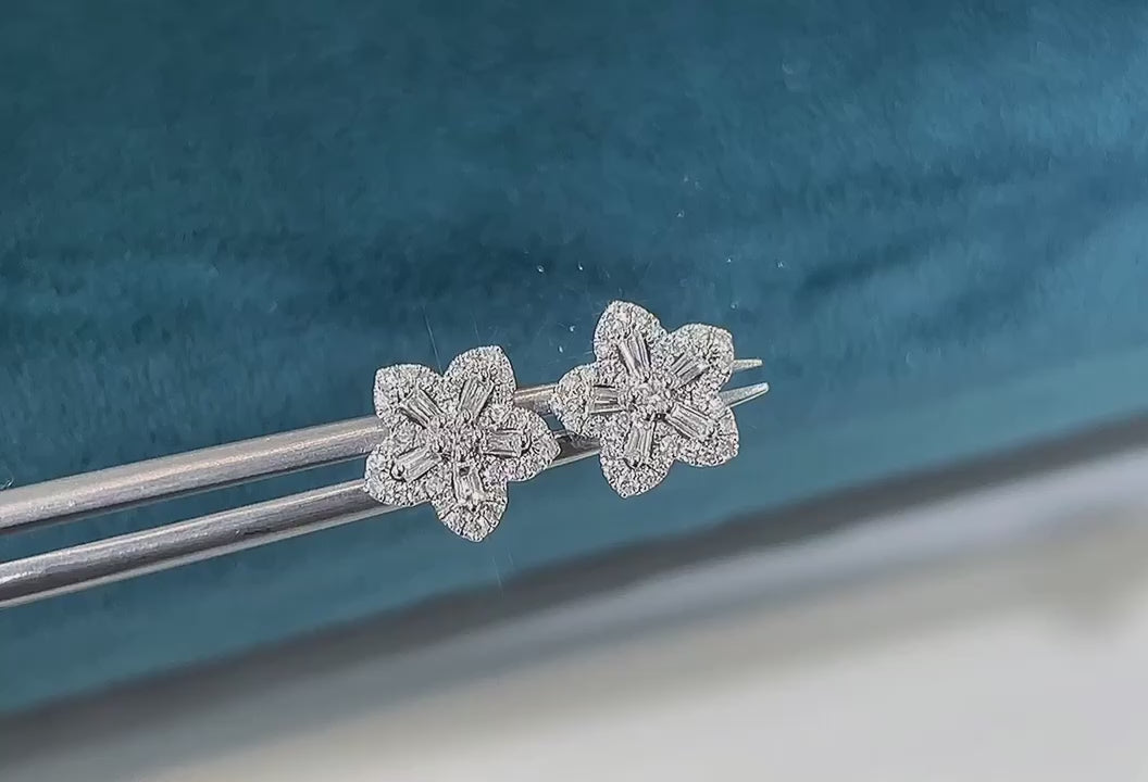 18K Diamond Flower Earring