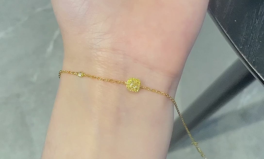 18K Gold Yellow Diamond Bracelet Square