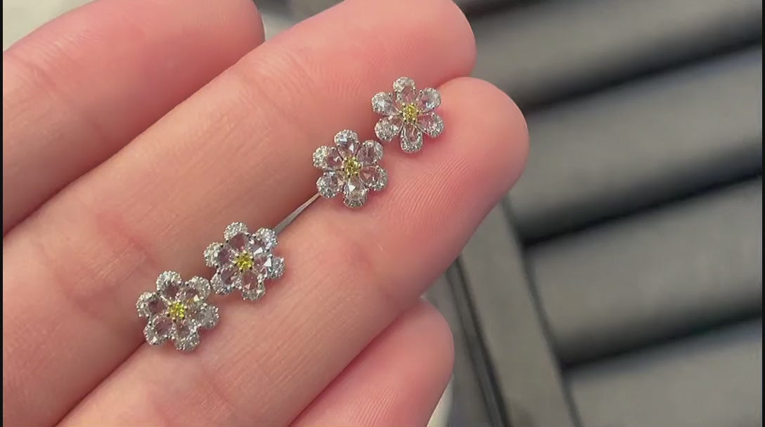 18K Yellow Diamond Flower Earring